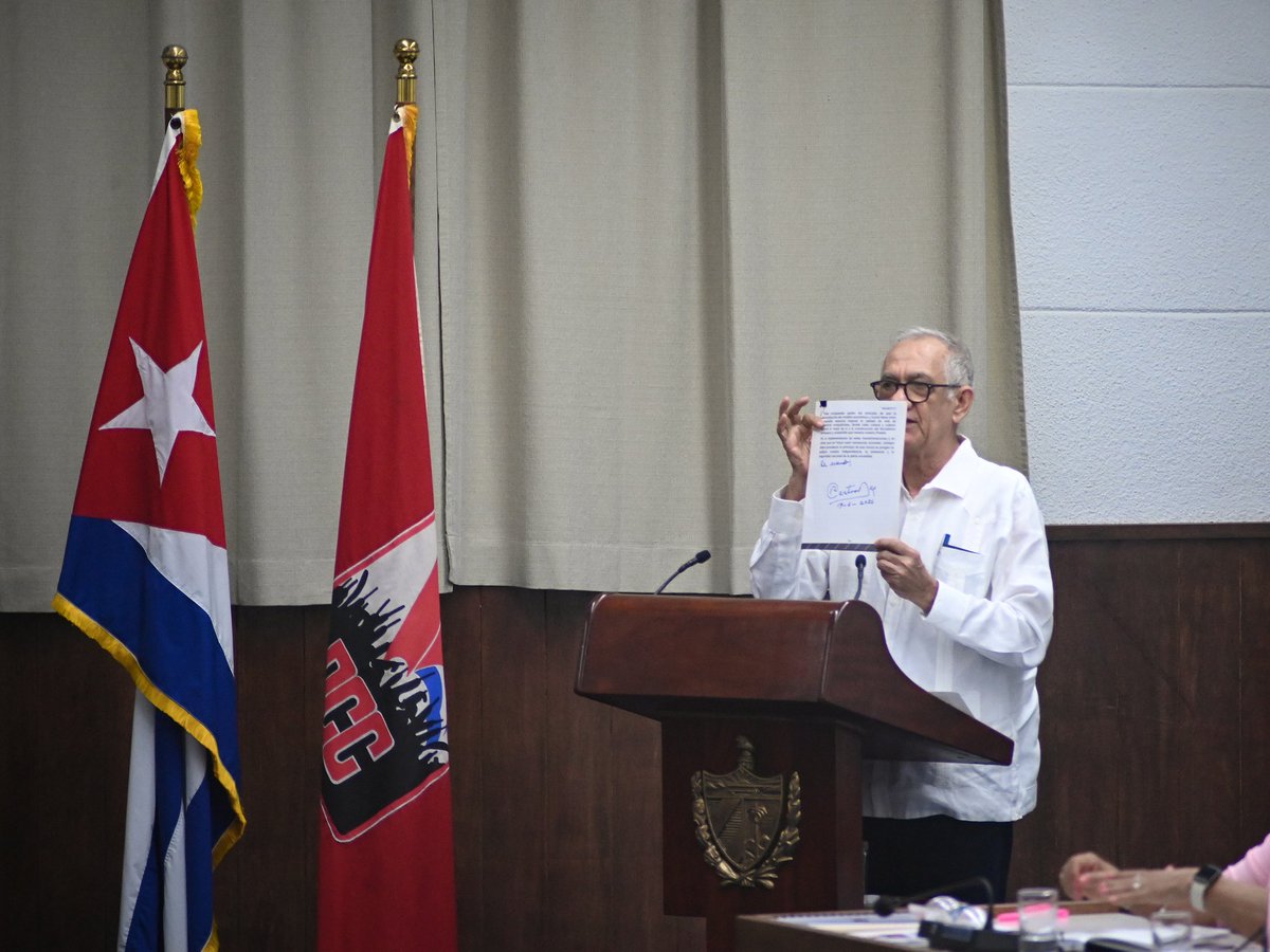 TeresaBoue's tweet photo. Pleno del #CCPCC Evaluó
Profundas transformaciones económicas y sociales. El Primer Ministro, Manuel Marrero Cruz, presenta las propuestas de medidas, que mañana serán sometidas a la discusión de la @AsambleaCuba
#MujeresEnRevolución https://t.co/AayzcmaIFi