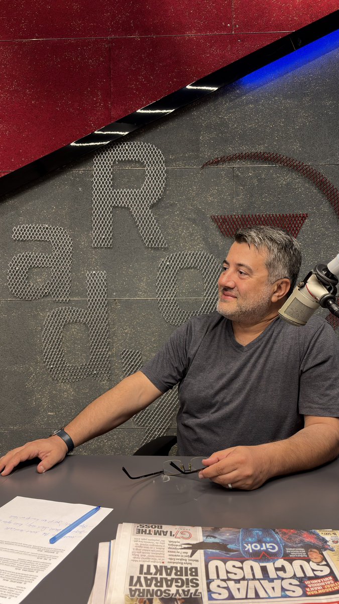 Radyo7's tweet photo. 07.00 – 09.00 arasında gündemin nabzı burada atıyor,
Güne doğru ve güvenilir haberlerle başlamak isteyenler için Mehmet Can şimdi yayında

Canlı dinlemek için; https://t.co/kmY6UVhatu 

#radyo7 #radyo #canlıradyo #haber https://t.co/apMcyafLbM