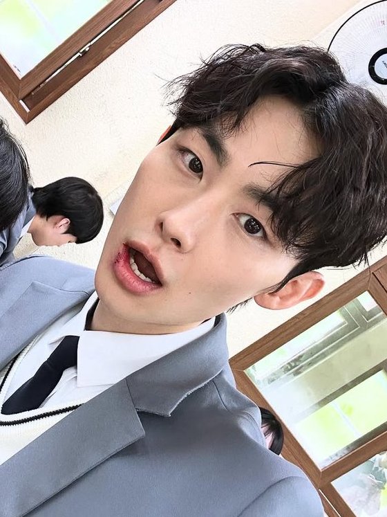 pannatic's tweet photo. 'Teach You a Lesson' villain Lee Seunggyu makes donation to support victims of school violence

Lee Seunggyu made donations to the Blue Tree Foundation, an organization that works to prevent school violence, support victims' recovery, and promote social change.

He played Ryu Junhyeong, the main villain of Daehan High School in Episode 1.

🔗https://t.co/Om3oRyvX3v