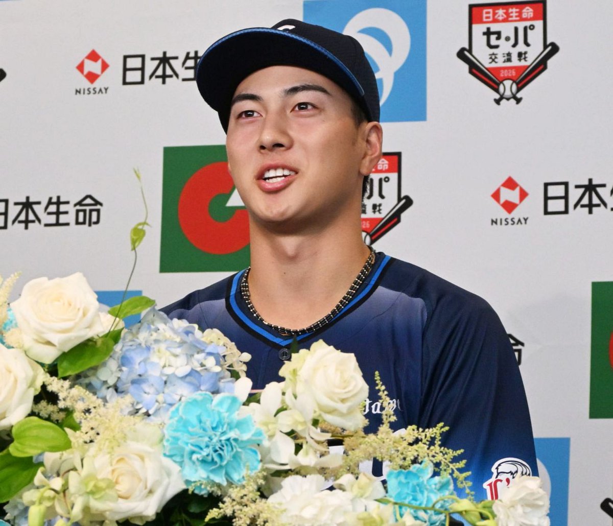 nishispo_lions's tweet photo. 長谷川信哉選手が育成出身初の交流戦MVP

「何か運があったのかな」

パ優秀選手に栗原陵矢選手

#seibulions
▼記事はこちらから▼
https://t.co/mjp6jz5FP9 https://t.co/k1i6JyWB1w