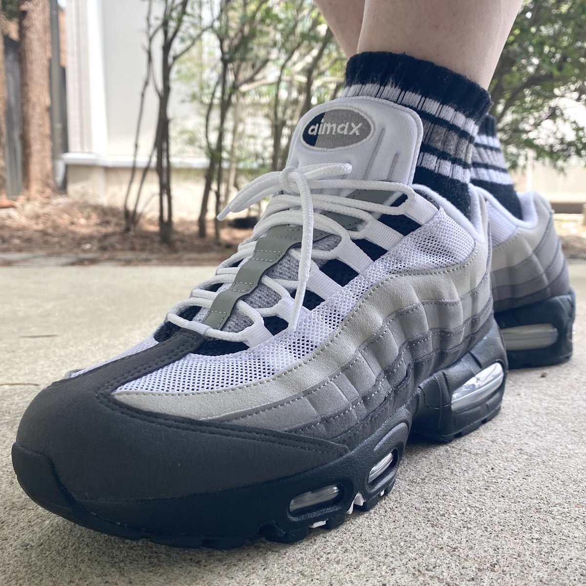 Ryo_23_3's tweet photo. 本日はAirMax 95 BigBubble / Graniteで
お出かけ☀️ https://t.co/U6jJs5y6iT