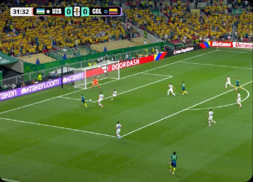 DanielSimoe's tweet photo. Ninguém tá falando desse erro da Opta no chute do Luis Diaz????? O goleiro encostou na bola @OptaAnalyst @bet365BR @OptaJoe https://t.co/qG0lFf94fx