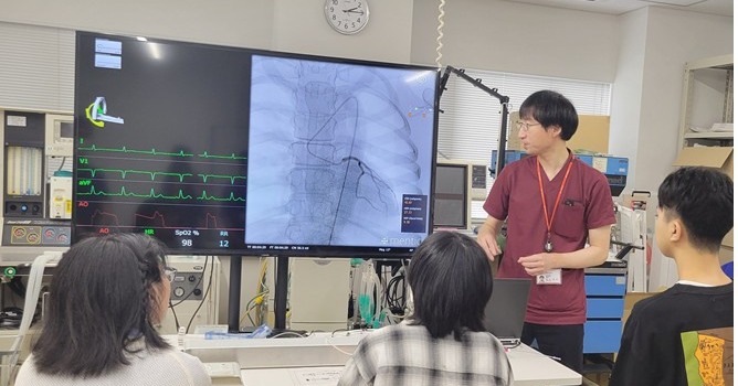hus_plus_pro's tweet photo. 申込締切まであと１週間！！
6月27日（土）臨床工学科オープンキャンパス開催✨

臨床工学科は、医療機器の操作や管理、保守・点検を行う臨床工学技士を育成する学科です。
興味のある方は、ぜひお申し込みください😆

＃北海道科学大学
＃オープンキャンパス
＃臨床工学科 https://t.co/KmoVYcqsGh