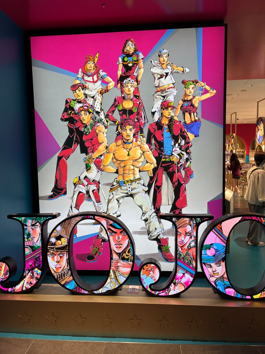 ivy_maple's tweet photo. ジョジョワールド来た！！
エグいエグい！
私波紋使いだったらしくツェペリさんに褒められてバカデカDIO様アクスタもらえた😭💕💕 https://t.co/fBKR6L5MI9