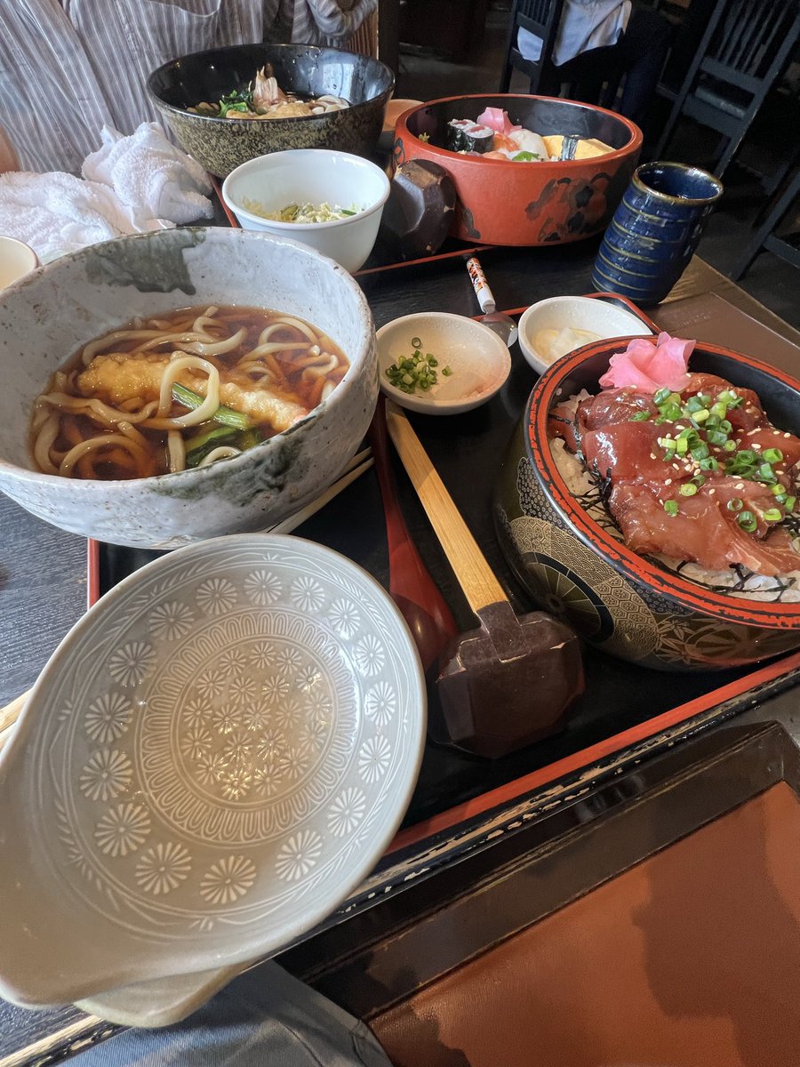 active0623's tweet photo. 車🚙ローン返済したついで家族でランチしにきました🍣(^^) https://t.co/aetrHcWGsM