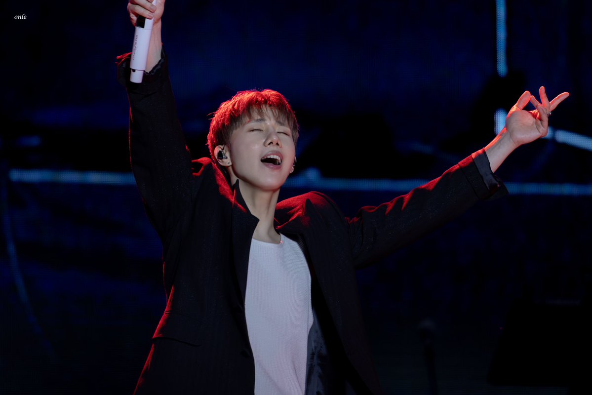 onle_sk's tweet photo. 260425 어썸뮤직페스티벌

아직 뜨겁고 난 여전히 반짝여 ᯓ♪

#인피니트 #INFINITE #성규 #김성규 #KIMSUNGKYU #어썸페 https://t.co/JnyxZKu0p2