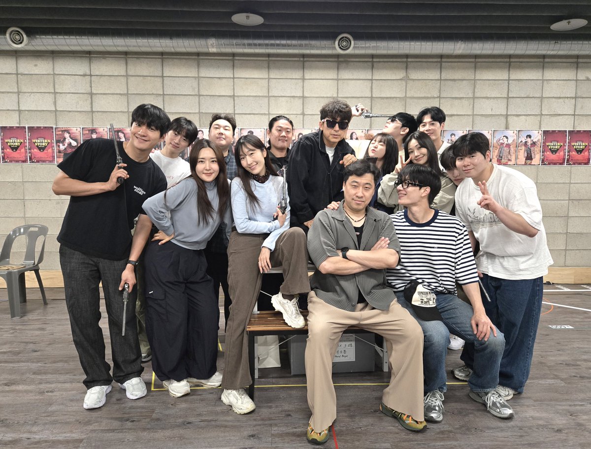 newpro_WS's tweet photo. [뮤지컬 #웨스턴스토리]

𝟐𝟎𝟐𝟔 𝐌𝐔𝐒𝐈𝐂𝐀𝐋 𝐖𝐄𝐒𝐓𝐄𝐑𝐍 𝐒𝐓𝐎𝐑𝐘

📢혜화로운 공연생활 연습실 산책 방송 안내🏜

이제 곧 혜화로운 공연생활 연습실 산책 방송이 시작됩니다!
많은 시청 부탁드립니다!

2026.07.01 - 09.27
NOL 유니플렉스 1관 https://t.co/03t8OrdW5Q
