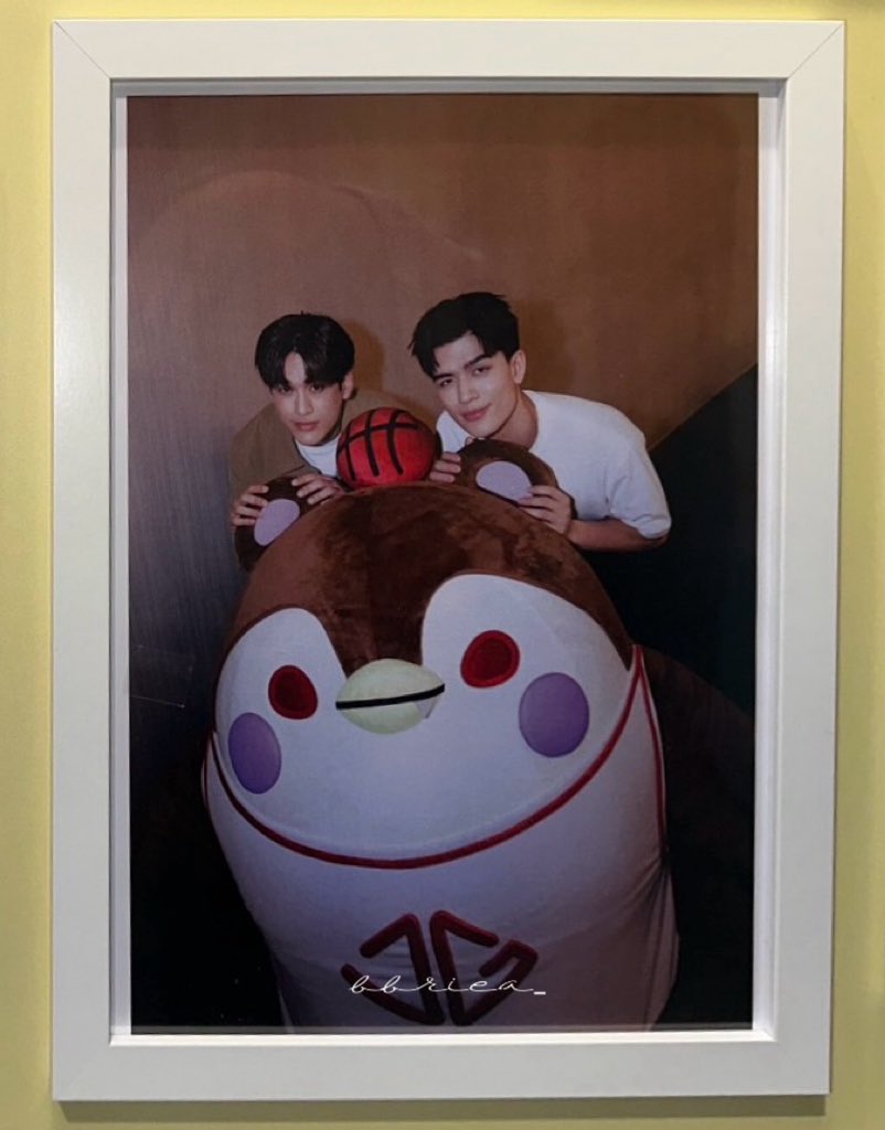 bbriea__'s tweet photo. THIS FAMILY PHOTO 🐻🐧💗

#GMMTVPOPUPSTOREINTAIPEI
#JossGawin #GUINZLY https://t.co/7xKySirlug