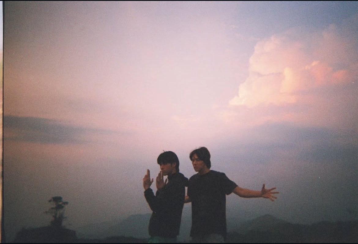 seh_ky_nah_niii's tweet photo. Wongravee and his ability to post the most romantic ass photos https://t.co/xAYcxm3XOc