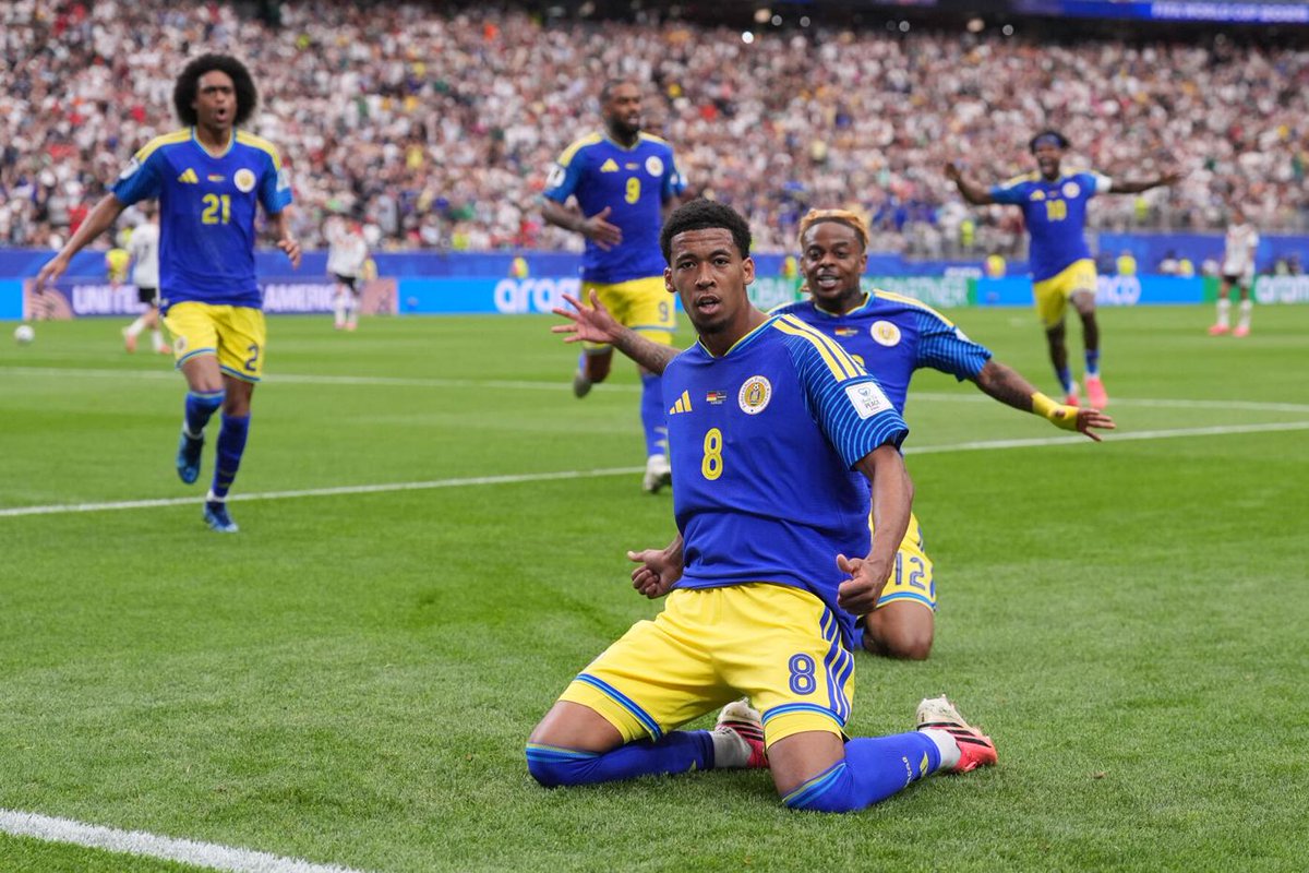 The_FurInfo's tweet photo. Rapor negara debutan di laga pertama Piala Dunia 2026.

🇨🇼 Curacao : Mengawali laga pembuka menghadapi juara dunia 4 kali, Jerman, Curacao digulung dengan skor 7-1. Livano Comenencia (22) membuat sejarah dengan jadi pemain Curacao pertama yg berhasil mencetak gol di Piala Dunia. https://t.co/1Cj24UMglN
