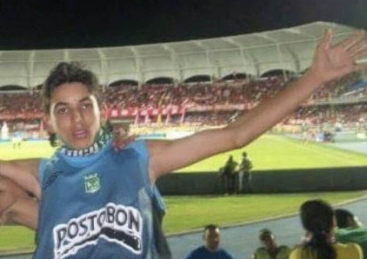 PradoVerde1999's tweet photo. Daniel Muñoz tiene guevas, lo aprendió en la popular @LDSoficial https://t.co/PuRmdI5x3F