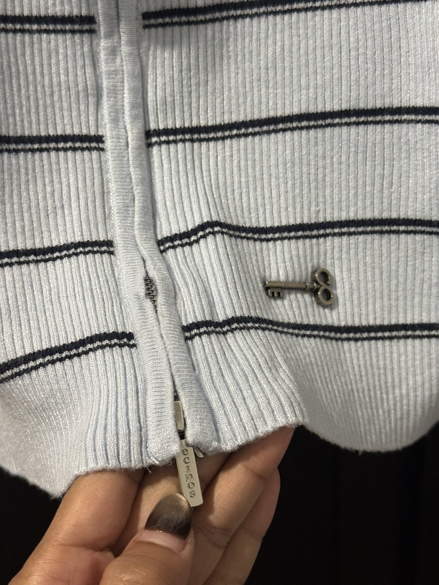 criesforjeno's tweet photo. WTS ECINOS - Rosie Layered Double-Zip Cardigan | Atasan Wanita | Baju Wanita | Cardigan Wanita | Baju Atasan Wanita Terbaru | Atasan Wanita Kekinian

🏷️ 200K
✏️ Warna : powder blue striped, koleksi terbaru ecinos 🩵🤍
🧵 Kondisi: no minus, baru pakai 1 kali saja

🤍 DM kalau mau! https://t.co/QppMxs6CcE