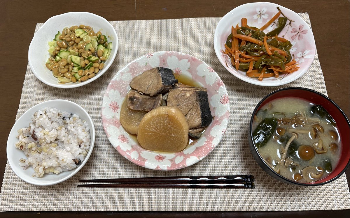 1120CHR's tweet photo. お昼

Cafe行きたい＜ダルい
ダルいが勝った🫠
お家ご飯 https://t.co/bNrR6piSmD