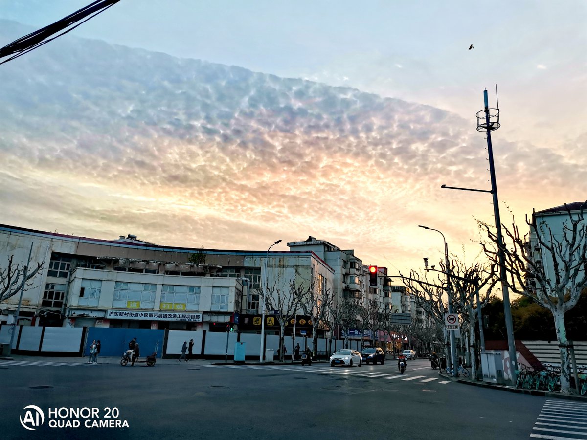 burehkhan's tweet photo. Nothing beats the vibe of a new song that hits right in the feels while you’re walking the street at golden hour. https://t.co/KcxO2fvv3Y