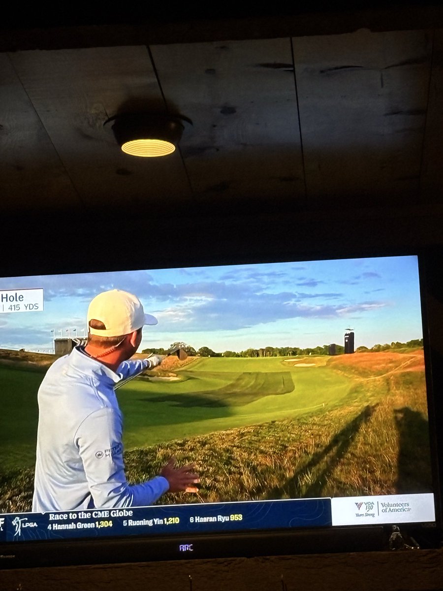 Karlan_G's tweet photo. What’s wrong with the 10th fairway at Shinnecock? https://t.co/Yov4kDU5dK