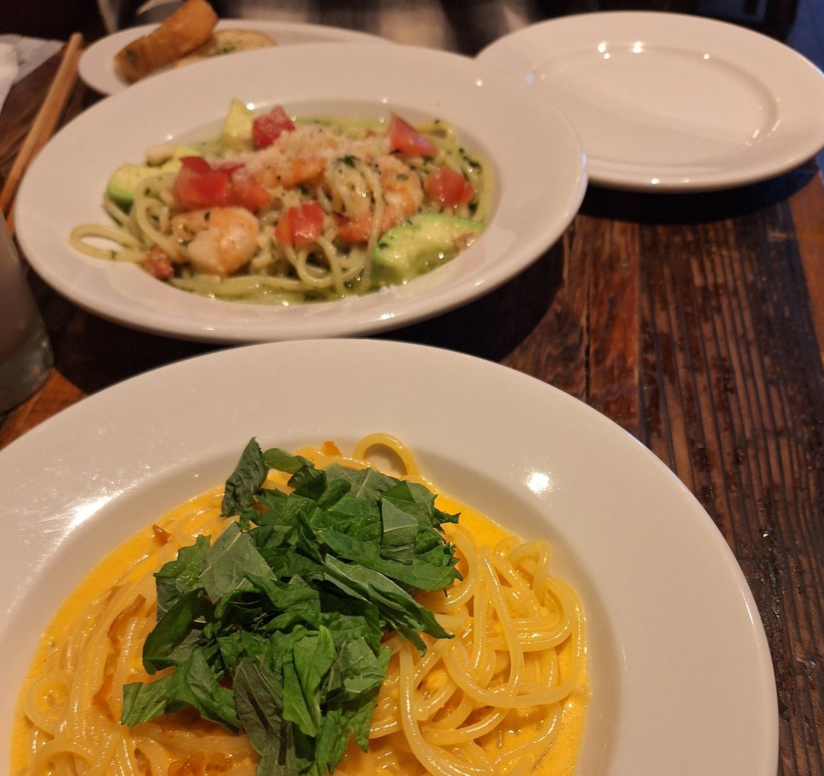 _mimatj's tweet photo. ちょっとカフェっぽいごはん出来たー！先週友達が食べた海老アボカドパスタが美味しそうだったから🥰
トマト刻んで乗せるの忘れた... https://t.co/22U7eQsGEb
