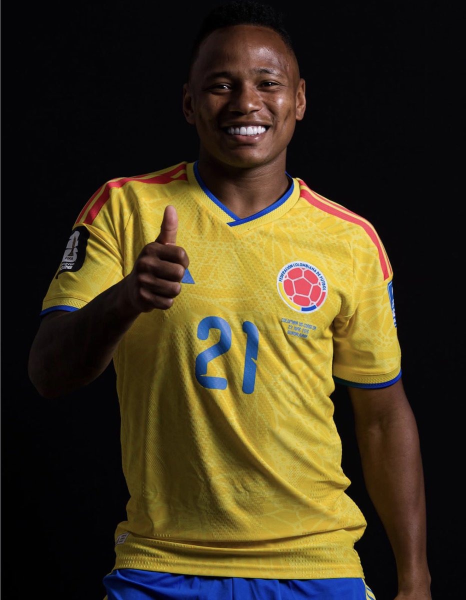 IvanLDeportes's tweet photo. De llegar a pie al Parque Deportivo de Ibagué a tocar la gloria en una Copa del Mundo.

Jaminton Campaz debutó hoy en el escenario más importante del fútbol mundial y lo hizo como soñó cualquier niño: marcando gol. Así escribió su primer capítulo en la historia de los Mundiales. https://t.co/Uns3KPQXxe
