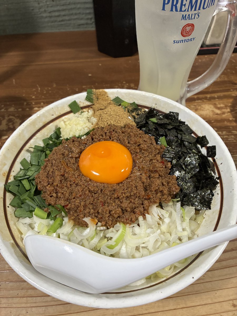 t_dragonone's tweet photo. 麺酒やまの@練馬
ませそば+ピリ辛味玉+キャベチャ etc
所沢百味で軽くホロ寄ってから久々ペルーナ参戦⤴︎
観戦後練馬やまのへ⤴︎
味玉・キャベチャでレモンサワー🍋ぐびぐび⤴︎
〆はまぜそば➰
タバスコバシ掛けしてズバズバ⤴︎
お酢で味変→追い飯🍚腹パン完食➰
やっぱやまの美味いな⤴︎ https://t.co/PUOTSgYZ50