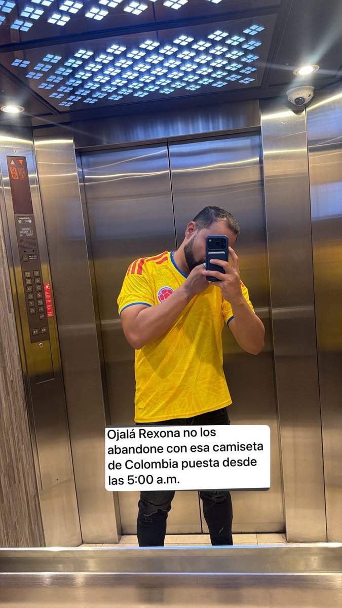 joserossim's tweet photo. Valió la pena 14 horas con la tricolor puesta 🙏🇨🇴⚽️3-1 https://t.co/cmteCGlCGV