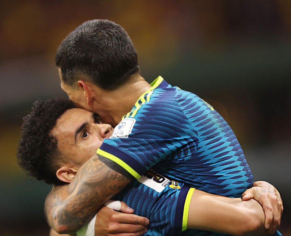 giraltpablo's tweet photo. Argentina 🇦🇷 y Colombia 🇨🇴 son los únicos dos países CONMEBOL que ganaron su debut en el Mundial 2026:

❌ Paraguay 1-4 Estados Unidos
🟰 Brasil 1-1 Marruecos
❌ Ecuador 0-1 Costa de Marfil
🟰 Uruguay 1-1 Arabia Saudita
✅ Argentina 3-0 Argelia
✅ Colombia 3-1 Uzbekistán https://t.co/DUdPz3nvCV