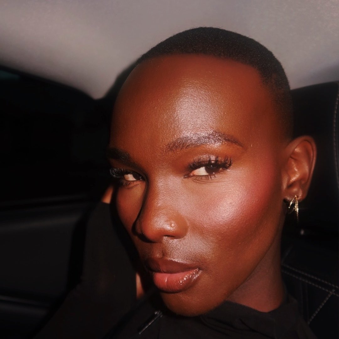 King of cheekbones ✨ tweet media