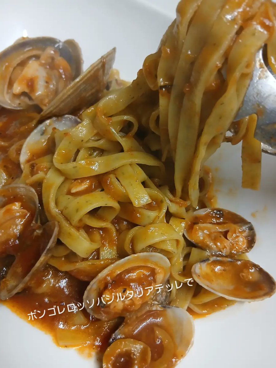 DiningChill's tweet photo. 明日はアトリエSさんで、
お野菜たっぷりご馳走サンド販売です～☺
バジルタリアテッレ好評です～❗
トマトソースがオススメですが、
しっかりコシもありますのでオイルソースでも😋👍
今宵もディナー営業18時よりOpenです！ https://t.co/z4cC2pgTX6