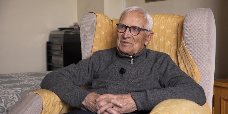 parrosafa's tweet photo. Aprovechando el reciente cumpleaños de nuestro antiguo párroco, Don Daniel, compartimos la entrevista que le hicieron a principios de año antes de COMVIVIUM

https://t.co/wAhWABuxgw https://t.co/ypWvlSBFOc