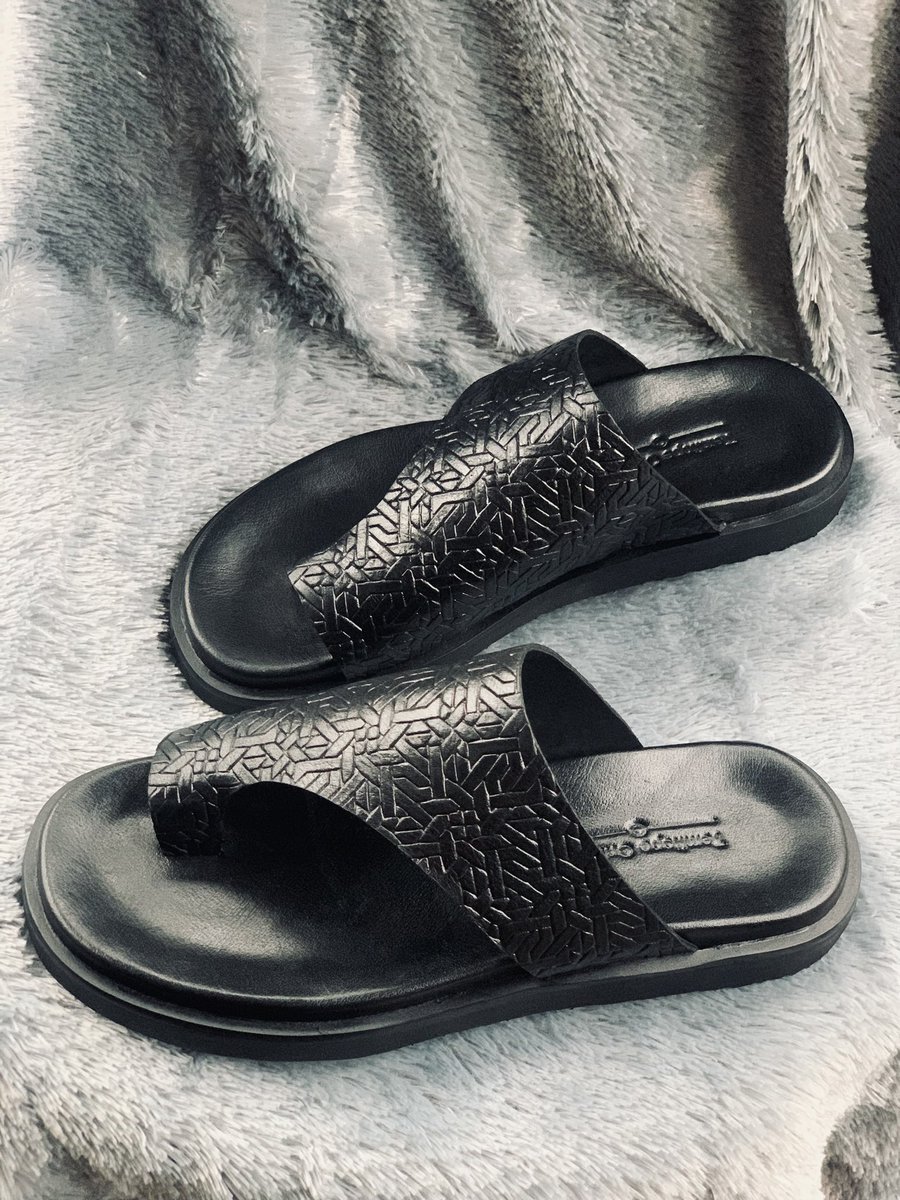 gemyoruba's tweet photo. You need 4 important kind of footwear to be a successful classic man ! 

A pair of Clogs 
A pair of flip flops 
A pair of Loafers shoe 
A pair of Mule 

I make them using pure leathers and make them at affordable prices in the shoe making industry. 

You order while i serve you Quality Assurance shoe products from the comfort of your home 😉

🏷️ 35,000
🏷️ 30,000
🏷️ 45,000
🏷️ 45,000

- 🆓 delivery nationwide 
📍 Lagos state 

{Hand made by Temitope Onibata}