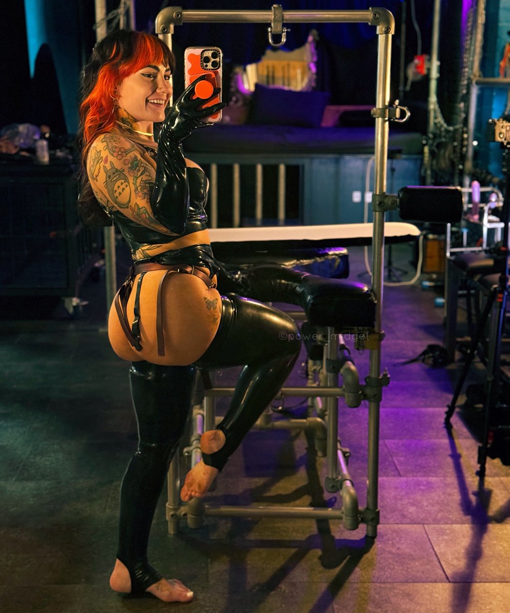 Power_midget's tweet photo. I need to do another latex shoot ASAP 🥵 https://t.co/tfdV6dxdoJ
