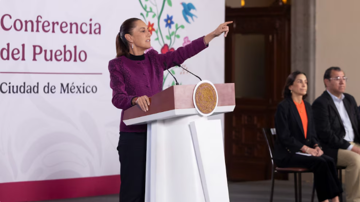 DuranteLeo83385's tweet photo. DIARIO TRIBUNA CHIAPAS

Sheinbaum pide a la secretaria del Bienestar “llamarle la atención” a la prima de AMLO que le dijo “asqueroso” a Trump
https://t.co/uKd2Q9PIle https://t.co/CaRVjxWqXc