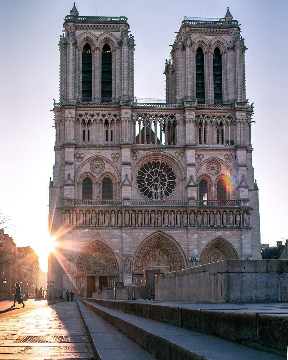 Parisian Aesthetics tweet media