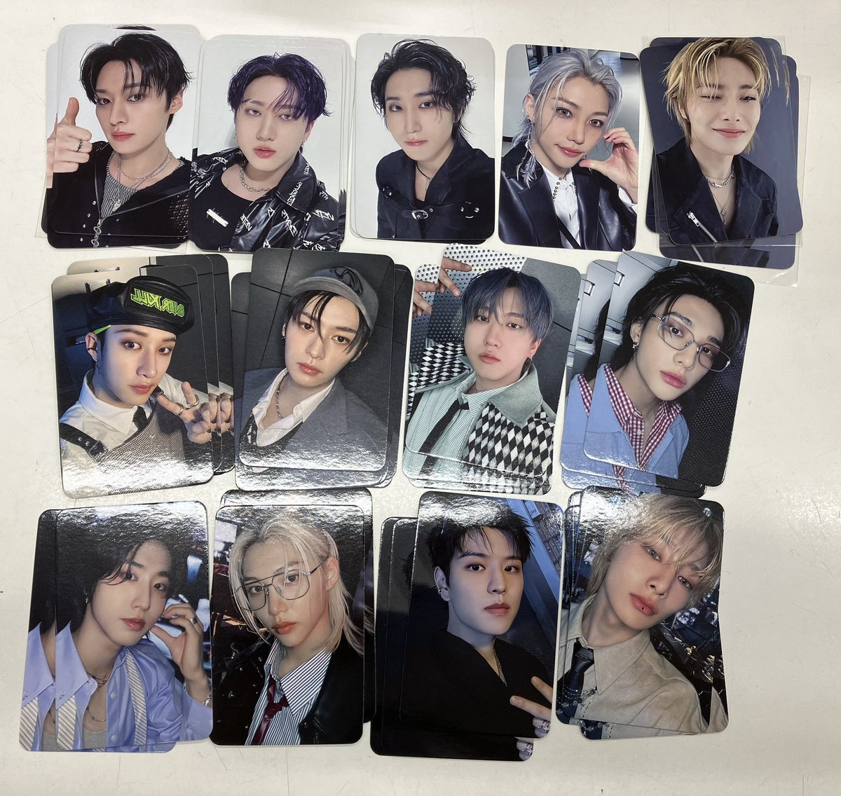 StrayKids 韓国 MMT トレカ StrayKids StrayKids ぬいぐるみやポストカード、ATEの MMTトレカ入荷
