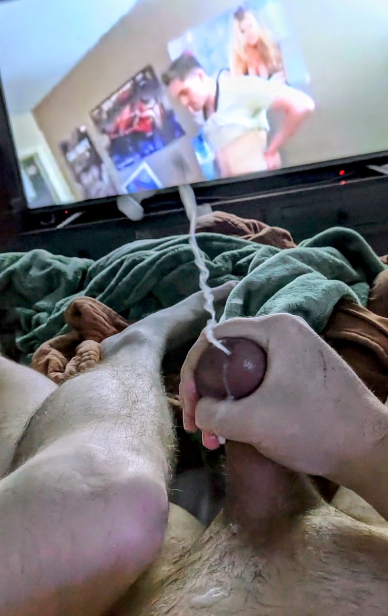 thatguyinfl's tweet photo. @Savangser You make me cum https://t.co/IC8wkmFKwL