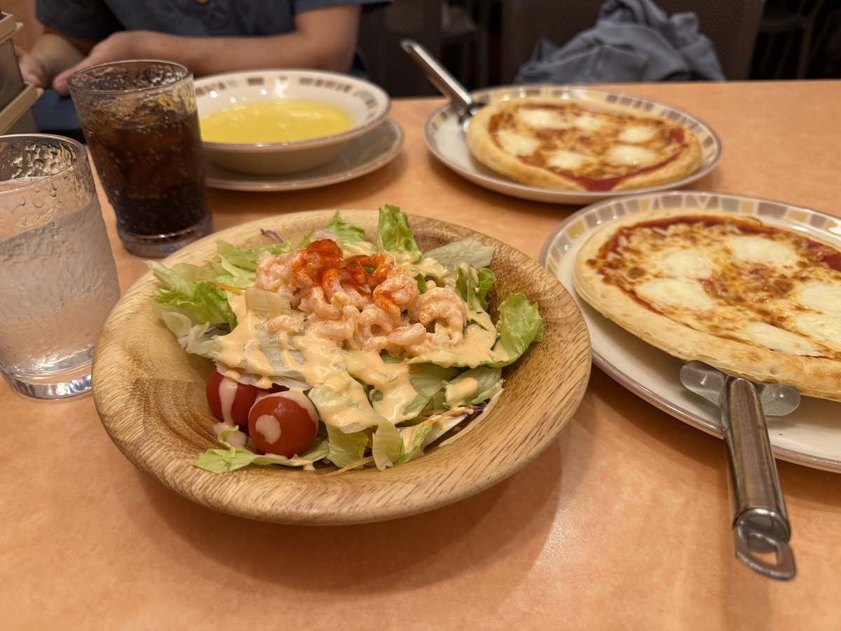 mist000's tweet photo. 母親とファミレス(サイゼリヤ)を享受する🍽 https://t.co/wQJgfPcX5X