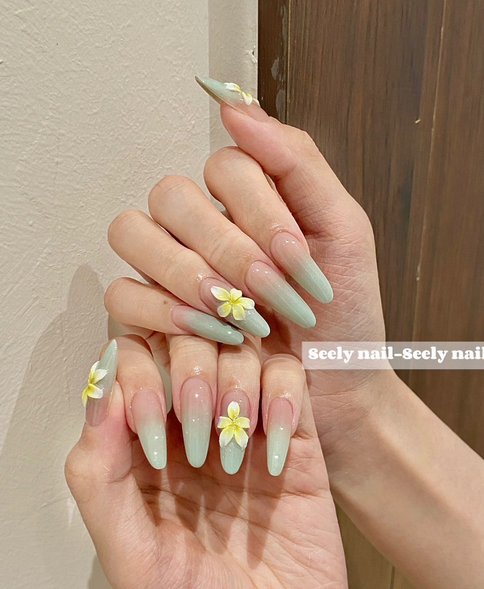 nail__memo's tweet photo. 絶妙な夏カラーが可愛いすぎる。爽やかミントだから暑さ吹っ飛ぶし、次のネイルはこれ。 https://t.co/YUXI2dhVZ7