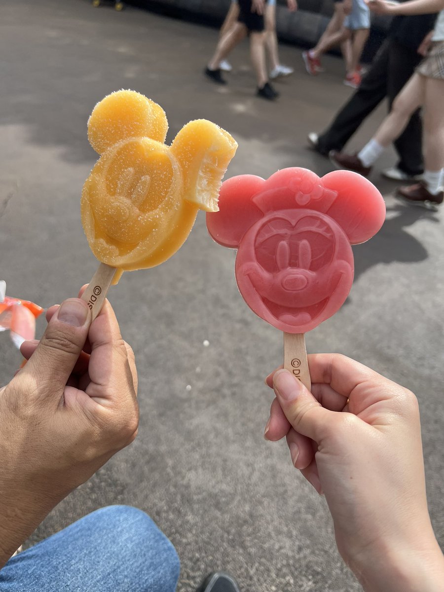 ayanegi0703's tweet photo. 久しぶりのDisney🍒アナ雪濡れ過ぎて寒かったのと、気温の上下激しかったから風邪引いたかも🍒🍒🍒 https://t.co/VAAFsrFbJ1