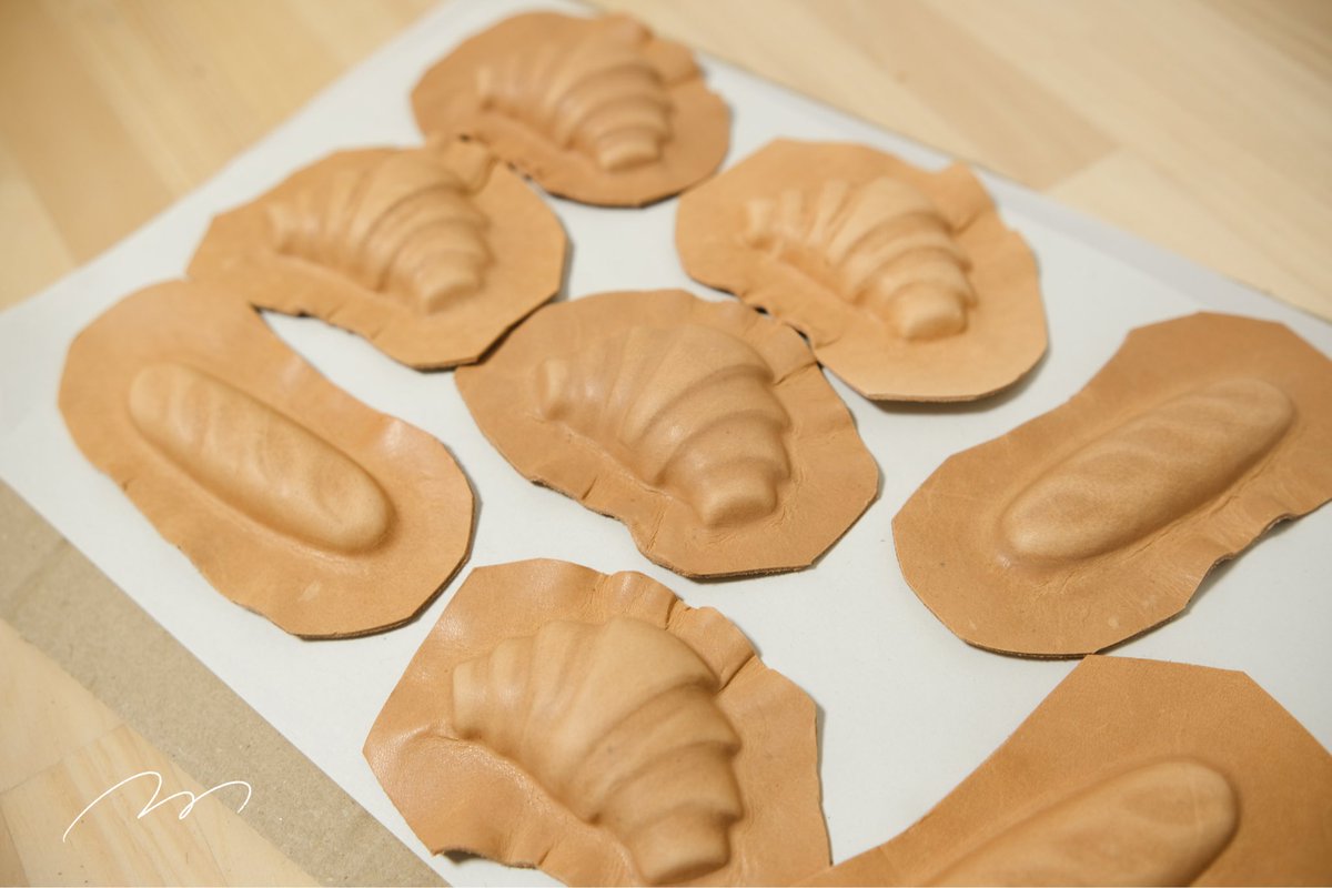 RicoPan_craft's tweet photo. 受注制作のパスケース🪡
焼くまえの様子🥐🥖 https://t.co/l3uRCSI1gy