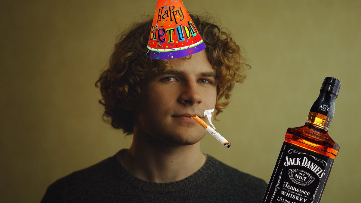 tavernofterrors's tweet photo. @A24 @LothWolffe happy birthday https://t.co/daHqDAa3Mc