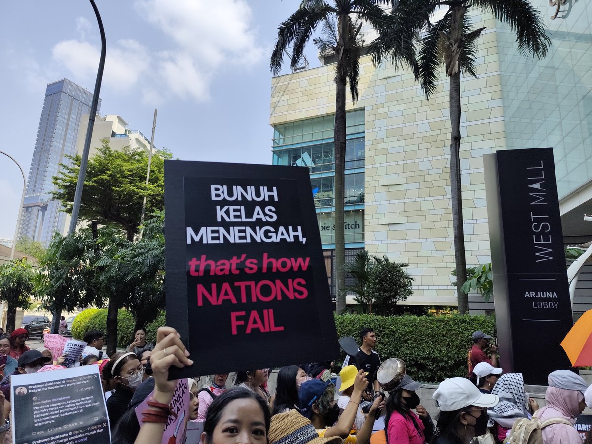 _pandangsudut's tweet photo. Poster-poster massa aksi hari ini https://t.co/1DX4qoVjPS
