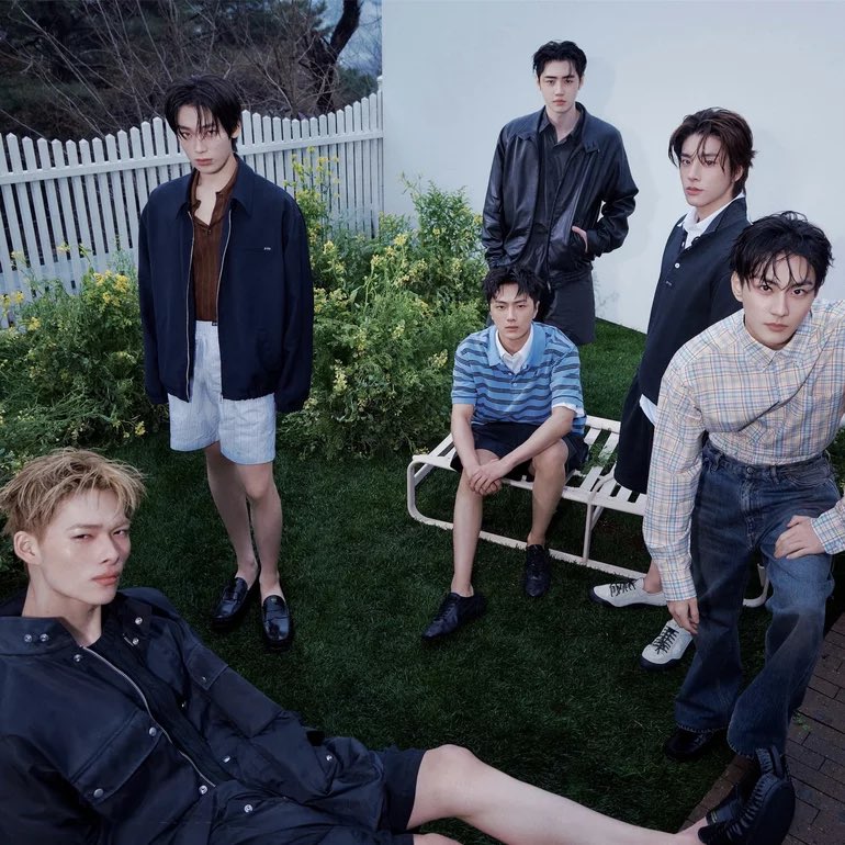 kchartsmaster's tweet photo. ENHYPEN will reportedly make their comeback in August.

https://t.co/4IdDYri4dc https://t.co/pyiTb66LLM