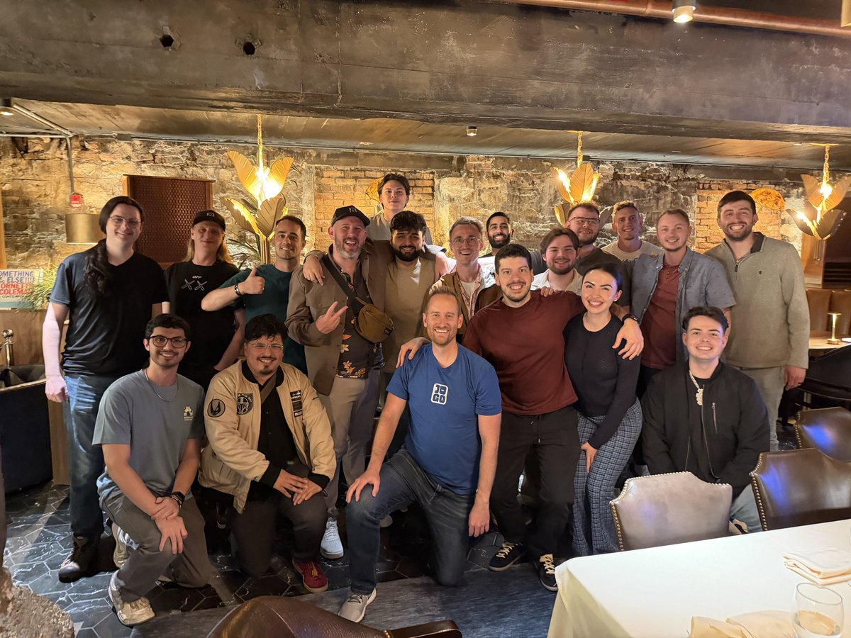 MustardPlays's tweet photo. Best part of Unreal Fest is being with the @jogo team! Love this group!!! https://t.co/dHrIkXznOC