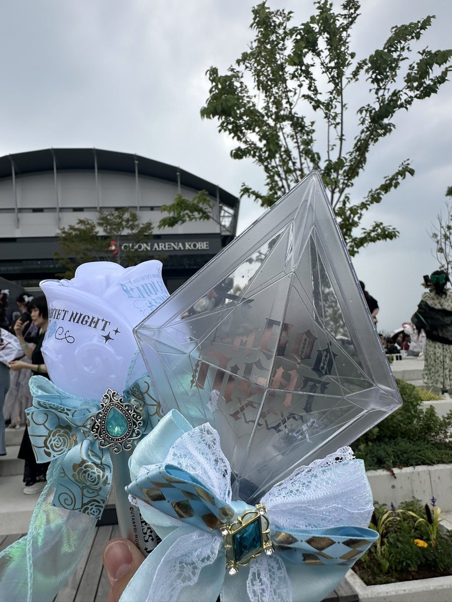 seatlufe276's tweet photo. 2026/06/14 神戶 QUARTET NIGHT LIVE ENDLESS JEWELS Day2 
初現地QNLIVE 有朋友真好😭😭 https://t.co/EeKrFjcaA4