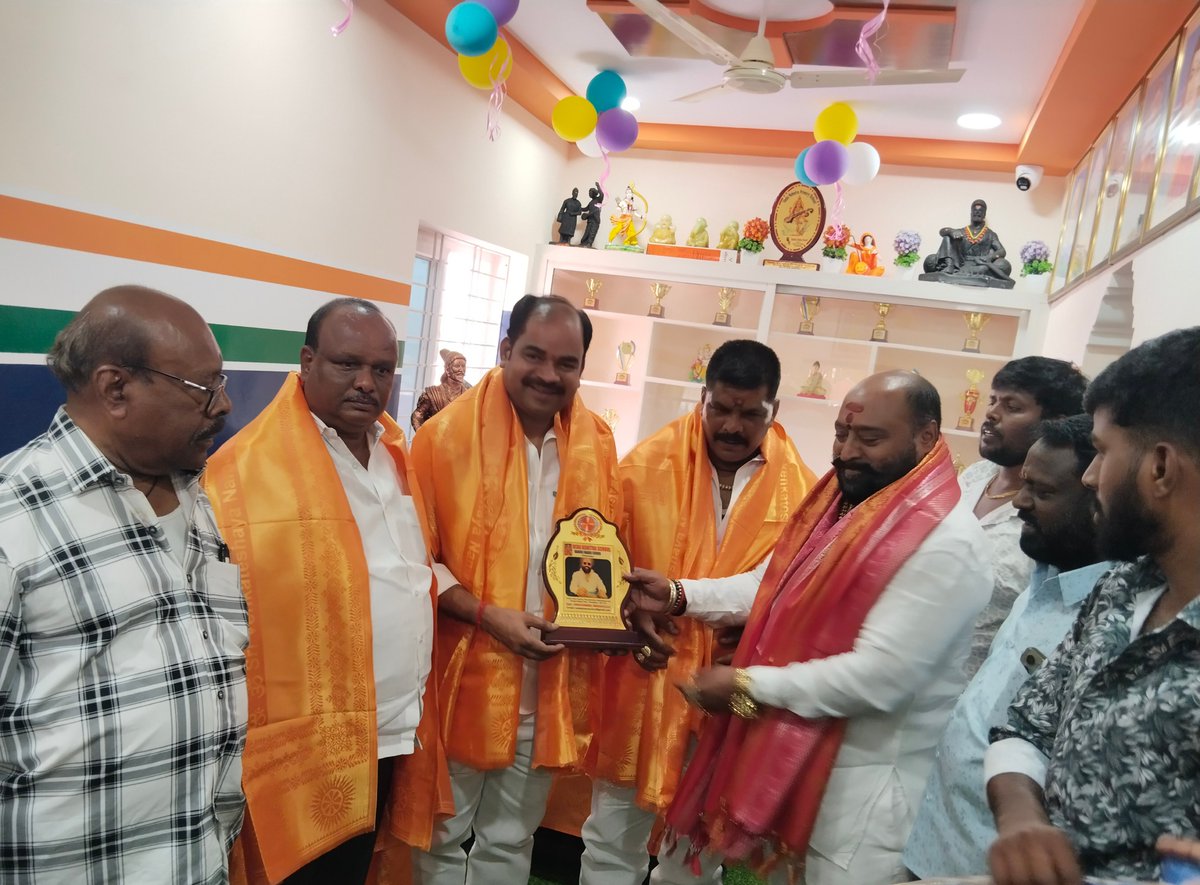 drr4567's tweet photo. పెద్ద అంబర్ పేట్ డివిజన్, పసుమాముల గ్రామంలో వేద క్షే��్ర ప్రైమరీ స్కూల్ ప్రారంభోత్సవ కార్యక్రమంలో స్కూల్ యాజమాన్యం ఆహ్వానం మేరకు పాల్గొని రిబ్బన్ కటింగ్ చేసి ప్రారంభించడం జరిగింది. #DandemRamReddy #IbrahimpatnamConstituency https://t.co/TdmRfVc5on