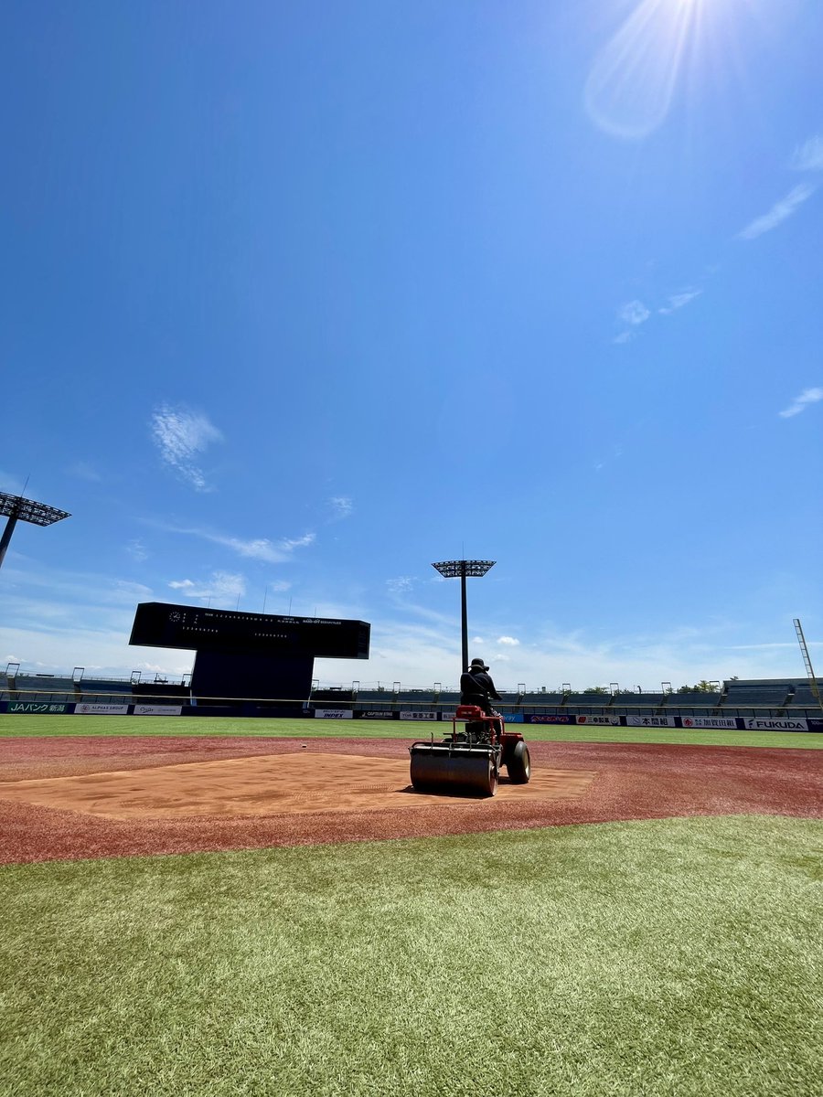 eco_stadium's tweet photo. 熱中症にご注意ください！！

明日からエコスタ6月唯一のファームリーグ開催です🔥

▶︎next
📅6/19-6/21
🆚東北楽天ゴールデンイーグルス
🏟️ハードオフエコスタジアム新潟

#オイシックス新潟アルビレックスBC
#オイシックス
#ハードオフエコスタジアム新潟
#エコスタ
#グラウンド整備 https://t.co/0JDjZqmeMI