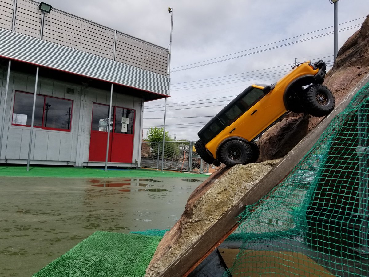 littlecraft4x4's tweet photo. 今日のパークは雨上がりで少しウェット☔

乾いた路面とはまた違った雰囲気で､
いつもとは少し違ったコンディションを楽しめます🚙

天気は回復傾向ですが､ご来店の際は足元にお気を付けください😊

本日も12時OPENです❗
#リトルクラフト #クローラーパーク #RC #crawler #LittleCraft https://t.co/0FDwXELT2E