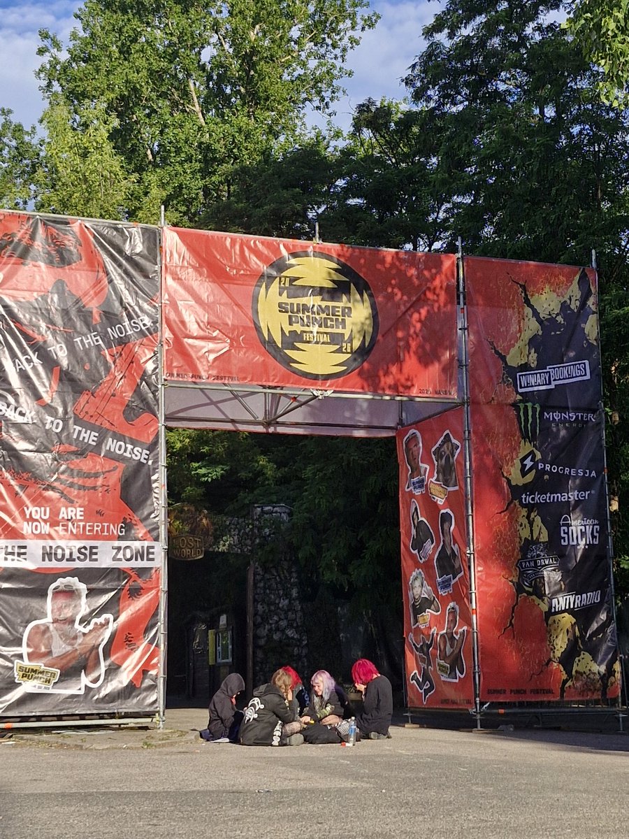 JHMetal1995's tweet photo. Gooood Morning Summer Punch Festival! 🤘😆🤘 #SUMMERPUNCHFESTIVAL #PROGRESJA #WARSAW #BABYMETAL https://t.co/akc6R2yIiE