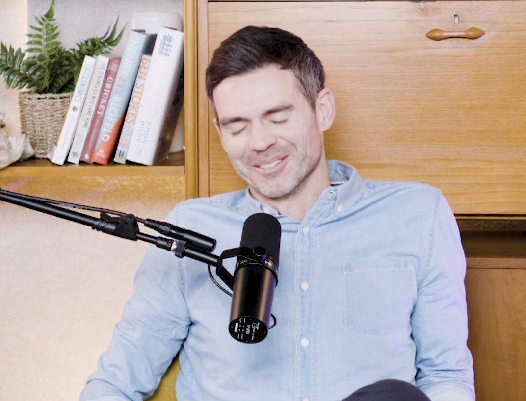 worshipVK's tweet photo. James Anderson on his funny banter with Virat Kohli 🚨

"It was the first day of the 5th test. I told him, I was about to get you out and the rain saved you. He just laughed it off. I said again "Trust me, I will get you out."

He laughed even louder and replied "I'm not the captain anymore. You should find someone else to distract." We both laughed at that. He  scored 3 fours against me then but somewhere deep down, we knew it might be our last battle." 

Wish we could see them competing in red ball cricket one last time 🥲❤️