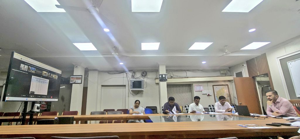 ceozpbidar's tweet photo. ದಿನಾಂಕ - 15.06.2026 ರಂದು ಬೀದರ ಜಿಲ್ಲಾ ಪಂಚಾಯತ ಕಚೇರಿ ಸಭಾಂಗಣದಲ್ಲಿ, ಮಾನ್ಯ ಸರ್ಕಾರದ ಕಾರ್ಯದರ್ಶಿಗಳು ಗ್ರಾಮೀಣಾಭಿವೃದ್ಧಿ ಮತ್ತು ಪಂಚಾಯತ್ ರಾಜ್ ಇಲಾಖೆ ಇವರ ಅಧ್ಯಕ್ಷತೆಯಲ್ಲಿ ಜರುಗಿದ, ಪ್ರಗತಿ ಪರಿಶೀಲನಾ ಸಭೆಯ ವಿಡಿಯೋ ಸಂವಾದದಲ್ಲಿ ಭಾಗವಹಿಸಲಾಯಿತು.
@SagarKhandre12 @eshwar_khandre https://t.co/vsw0vSRTA8