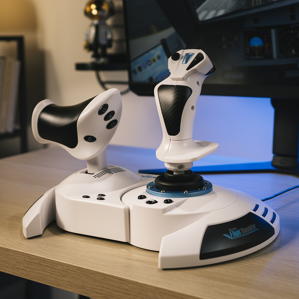 game_watch's tweet photo. フライトスティックコントローラー「Thrustmaster T.Flight Hotas 5 Microsoft Flight Simulator Edition」6月20日販売開… https://t.co/gszsoieV0t https://t.co/XBrPnZgSUb