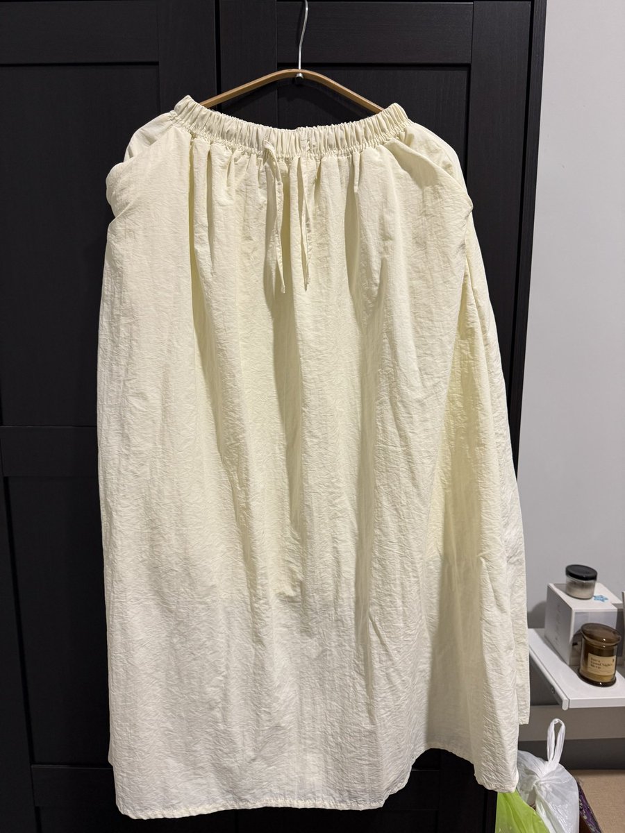criesforjeno's tweet photo. WTS Rok parasut / crinckle skirt panjang karet broken white / gading putih gajah / ivory

🏷️ 150K
✏️ Size : S, tapi bb 60 bisa pakai
🧵 Kondisi: no minus, baru 1x pakai

🤍 DM kalau mau! https://t.co/Ifc3S5U6SX